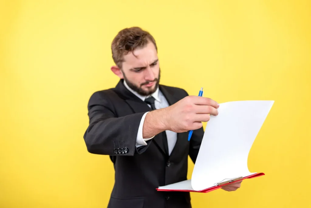 Chef entreprise vérifie checklist sélection spécialiste travaux câblage certifié Belgique conformité RGIE